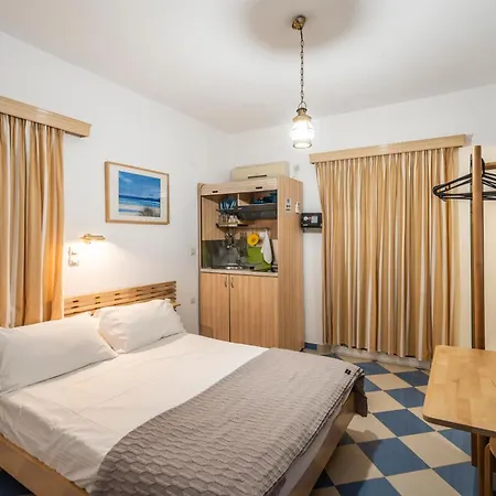 Bofor & Apartmanhotel Livadákia