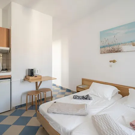 Bofor & 2* Livadákia